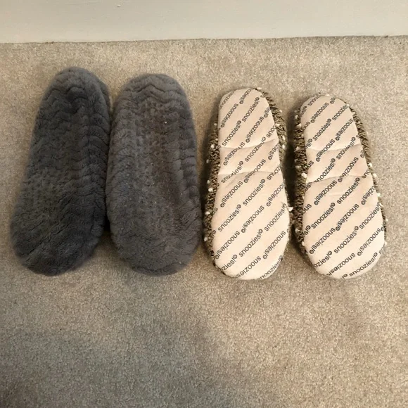 Free fuzzy slippers if bundled with another non-free item - Picture 4 of 6
